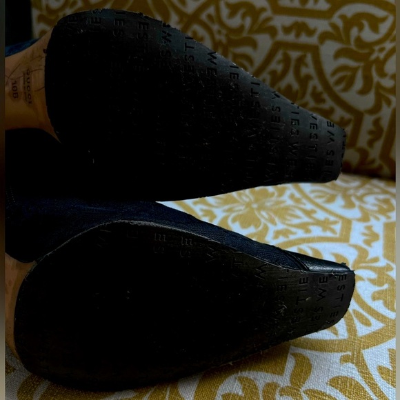 Gucci Signature Pointed Toe Ankle Boots - Picture 8 of 10